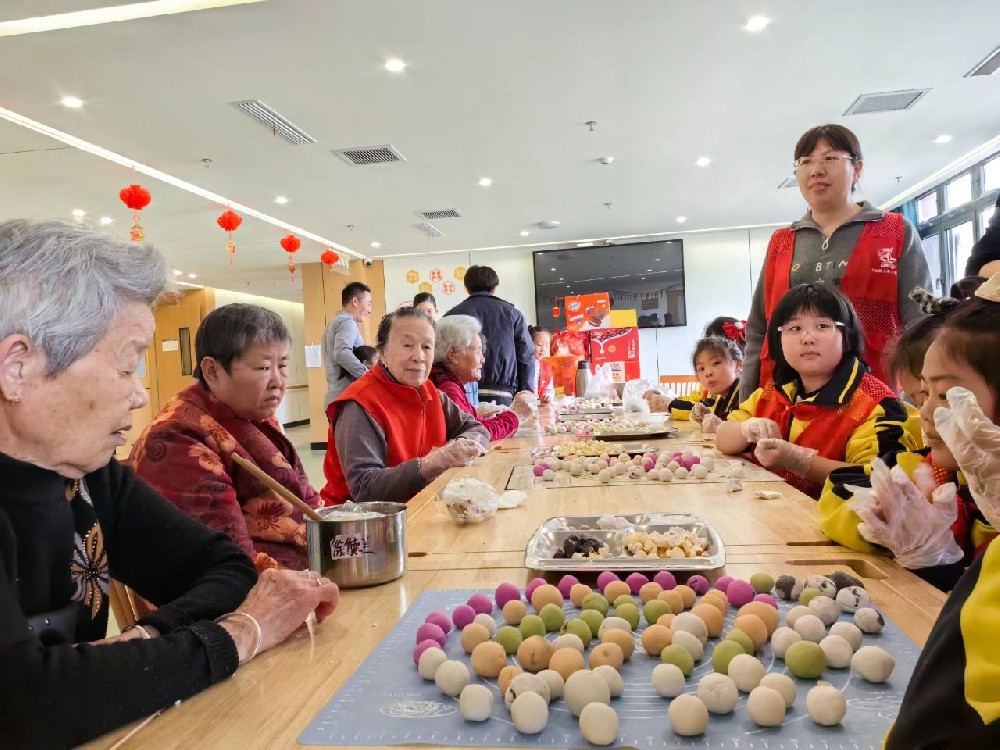 誠(chéng)德醫(yī)養(yǎng)中心丨“元宵聯(lián)歡” 繪就幸福畫卷，情暖佳節(jié)